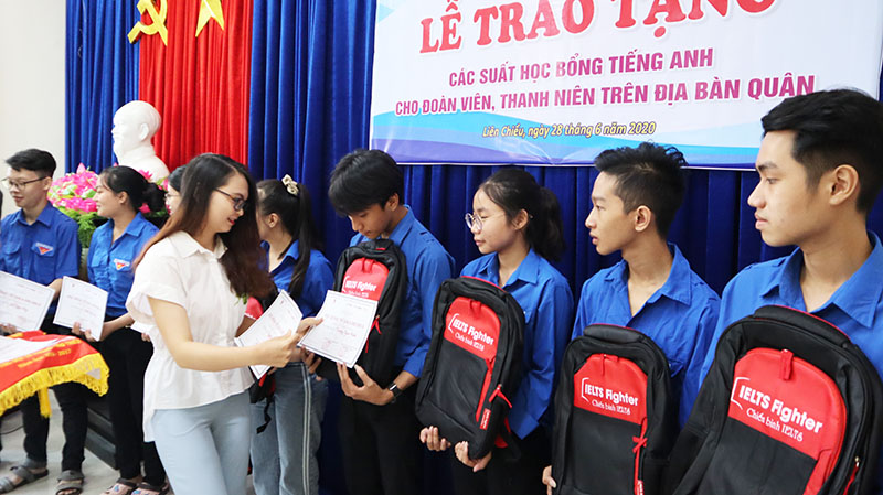 IELTS Fighter trao tặng học bổng chắp cánh tài năng học sinh, sinh viên Đà Nẵng 5