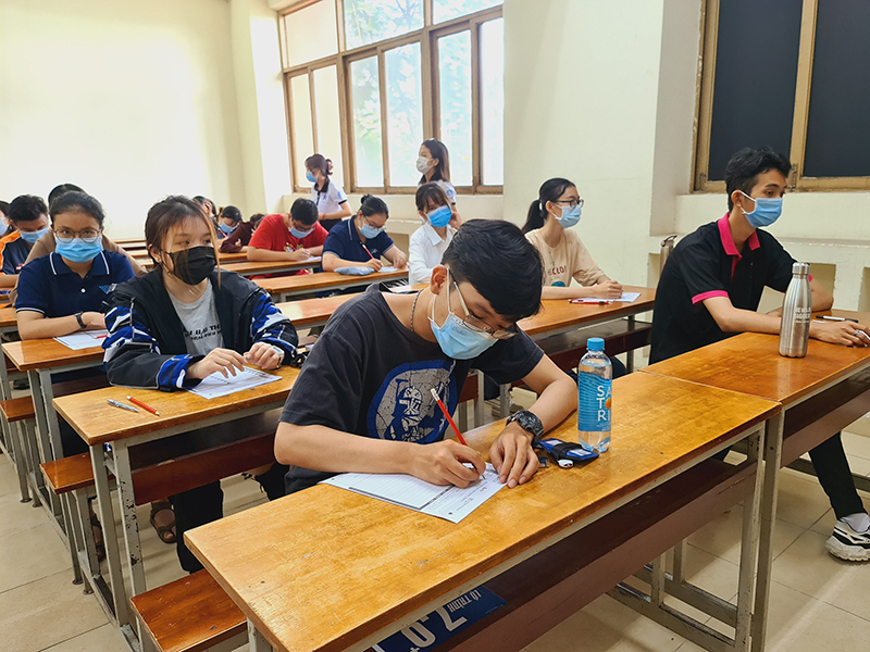 Hơn 150 sinh viên Đại học Khoa học xã hội và nhân văn tham gia kì thi thử IELTS