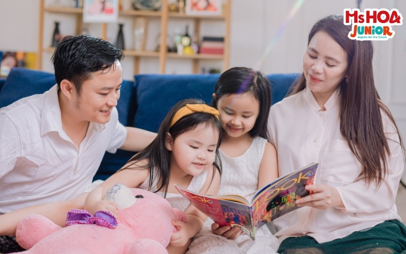 Đọc truyện bằng tiếng Anh sẽ giúp trẻ em cải thiện được trình độ ngoại ngữ của các con